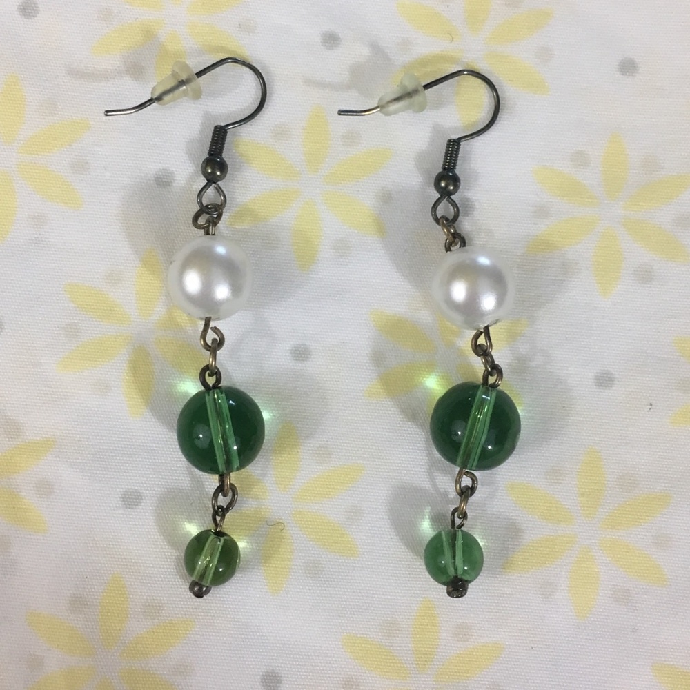 3/$20 Emerald Green Drop Earrings
